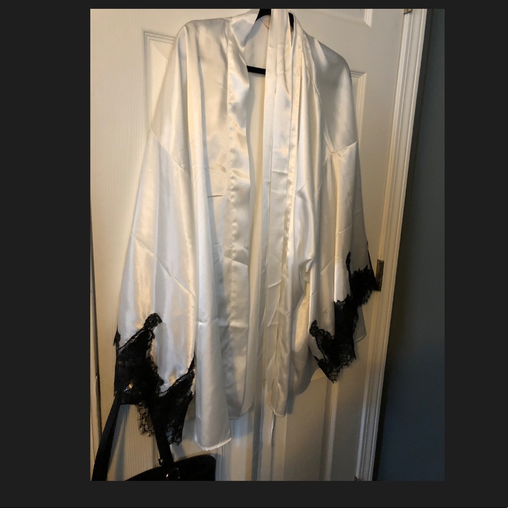 NWT Cacique White Satin/Black Lace Robe